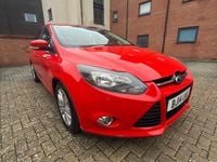 Used Ford Focus Titanium 105 HP (77 kW) 2014 Red Hatchback