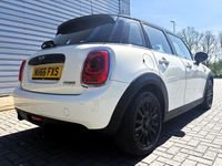 Używany Mini Cooper Hatch 2016 Beżowy Hatchback