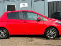 Used Toyota Yaris 99 HP (72 kW) 2016 Red Hatchback