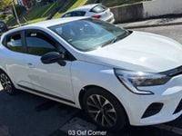 Used Renault Clio V Evolution 2022 White Hatchback