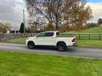 Used Toyota HiLux 150 HP (110 kW) 2023 White Pickup