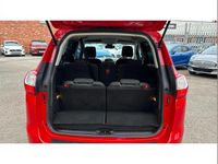 Used Ford Grand C-Max Titanium 125 HP (91 kW) 2017 Red MPV