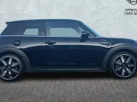 Używany Mini Cooper S Exclusive 176 KM (129 kW) 2022 Czarny Hatchback
