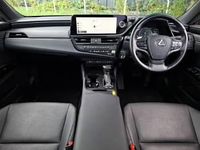 Used Lexus ES300H 218 HP (160 kW) 2022 Red Sedan