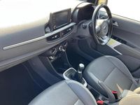 Used Kia Picanto X-Line 83 HP (61 kW) 2018 White Hatchback