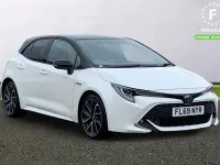 Used Toyota Corolla 122 HP (89 kW) 2019 White/black Hatchback