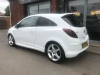 Gebraucht Vauxhall Corsa SRi 100 PS (73 kW) 2010 Weiß Kleinwagen