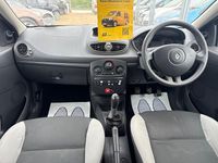 Second-hand Renault Clio II Extreme 2010 Albastru Hatchback