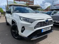 Used Toyota RAV4 218 HP (160 kW) 2019 White/black SUV