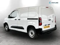 Second-hand Vauxhall Combo S 100 CP (73 kW) 2023 Alb Monovolum