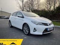 Used Toyota Auris Hybrid 136 HP (100 kW) 2014