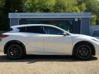 Used Infiniti Q30 Sport Tech 170 HP (125 kW) 2017 White Hatchback