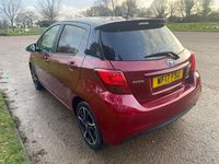 Used Toyota Yaris Hybrid Design 2017 Red/black Hatchback