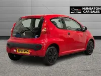 Second-hand Peugeot 107 68 CP (50 kW) 2011 Roșu Hatchback