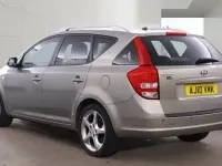 Usado Kia Ceed 113 HP (83 kW) 2010 Prateado Citadino