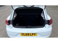 Used Renault Clio V Iconic 101 HP (74 kW) 2020 White Hatchback