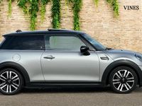Usado Mini Cooper Exclusive 134 HP (98 kW) 2023 Prateado Citadino