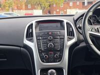 Second-hand Vauxhall Astra SRi 165 CP (121 kW) 2014 Negru Hatchback