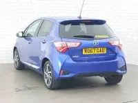 Used Toyota Yaris Hybrid 100 HP (73 kW) 2017 Blue Hatchback