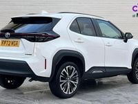 Used Toyota Yaris Hybrid 116 HP (85 kW) 2023 White Hatchback