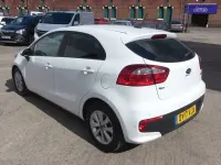 Used Kia Rio 84 HP (61 kW) 2017 White Hatchback