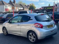 Second-hand Peugeot 208 Active 82 CP (60 kW) 2012 Argintiu Hatchback