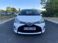 Used Toyota Yaris 100 HP (73 kW) 2015 White Hatchback
