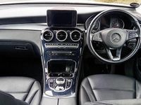 Used Mercedes GLC250 Urban 211 HP (155 kW) 2018 White Estate