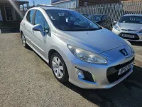 Usado Peugeot 308 Active 98 HP (72 kW) 2012 Prateado Citadino