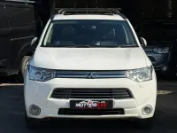 Used Mitsubishi Outlander P-HEV 2014 White Estate