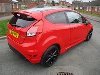 Used Ford Fiesta Zetec 140 HP (102 kW) 2016 Red Hatchback