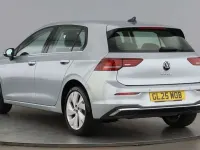 Second-hand VW Golf VIII Style 150 CP (110 kW) 2025 Argintiu Hatchback