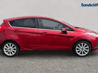 Used Ford Fiesta Titanium 100 HP (73 kW) 2017 Red Hatchback