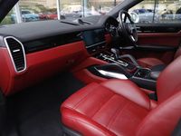 Used Porsche Cayenne Turbo 550 HP (404 kW) 2019 White SUV