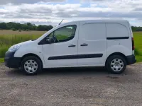Used Peugeot Partner 2018 White