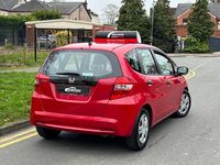 Used Honda Jazz S 90 HP (66 kW) 2014 Red Hatchback