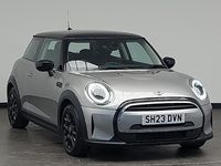 Usado Mini Cooper Classic 136 HP (100 kW) 2023 Prateado Citadino