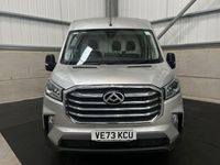 Usado Maxus V90 163 HP (119 kW) 2024 Prateado Van