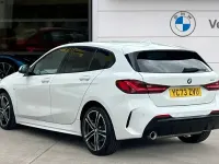 Usado BMW 118 M Sport 140 CV (102 kW) 2023 Blanco Utilitario