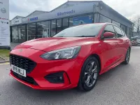 Begagnad Ford Focus ST-Line 125 HK (91 kW) 2019 Röd Halvkombi