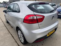 Used Kia Rio 107 HP (78 kW) 2013 Silver Hatchback