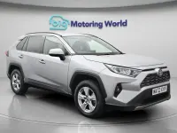 Usado Toyota RAV4 Hybrid 218 HP (160 kW) 2022 Prateado SUV