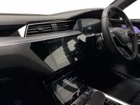 Usado Audi Q8 e-tron S-Line 250 kW (340 HP) 2024 Cinzento SUV