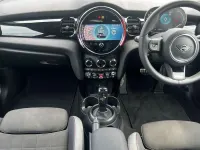 Usado Mini Cooper Hatch 134 HP (98 kW) 2023 Amarelo Citadino