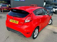 Used Ford Fiesta Zetec 99 HP (72 kW) 2016 Red Hatchback