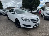 Used Vauxhall Insignia Design Edition 140 HP (102 kW) 2014 White Hatchback