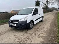 Begagnad Peugeot Partner 98 HK (72 kW) 2017 Vit