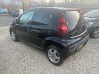Begagnad Peugeot 107 Allure 68 HK (50 kW) 2014 Svart Halvkombi
