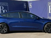 Używany Tesla Model 3 RWD 152 kW (208 KM) 2025 Niebieski Sedan/Limuzyna