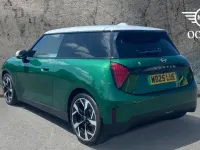 Usado Mini Cooper Hatch 133 kW (181 CV) 2025 Verde Utilitario